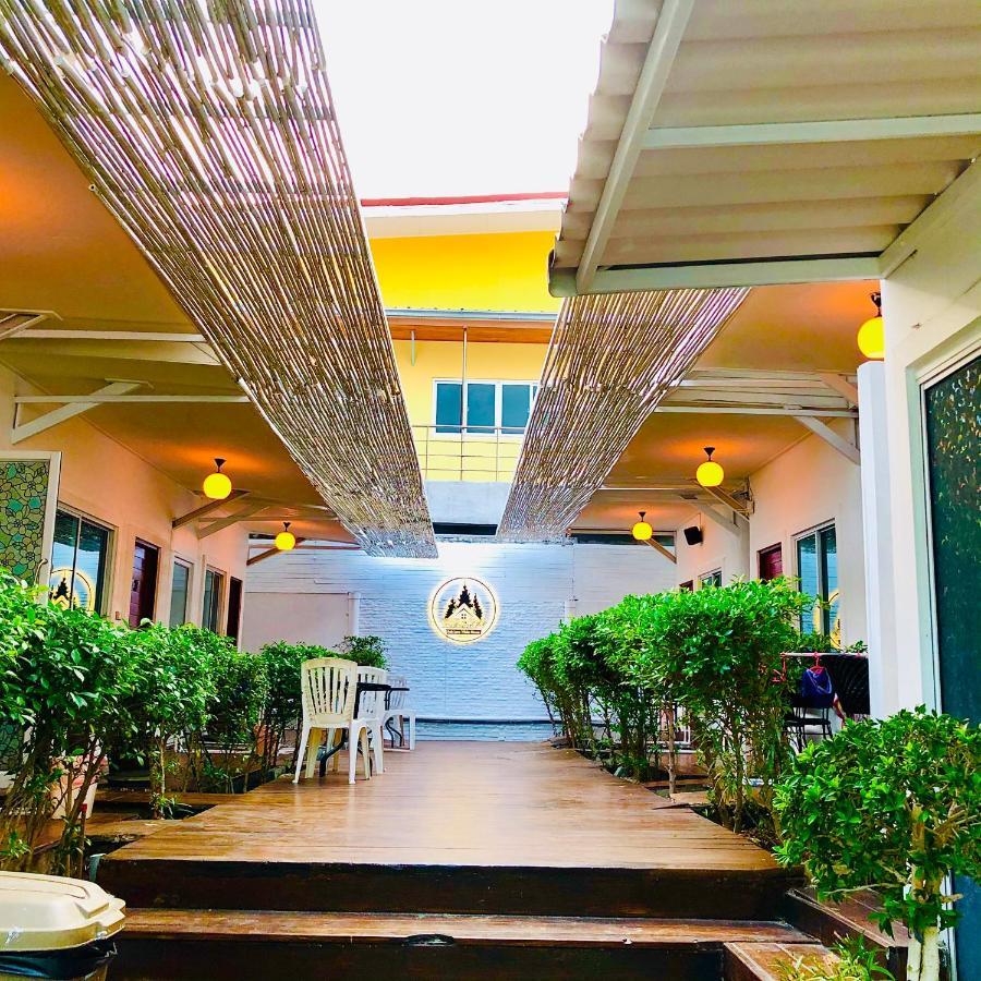 Koh Larn White House Hotel Kültér fotó