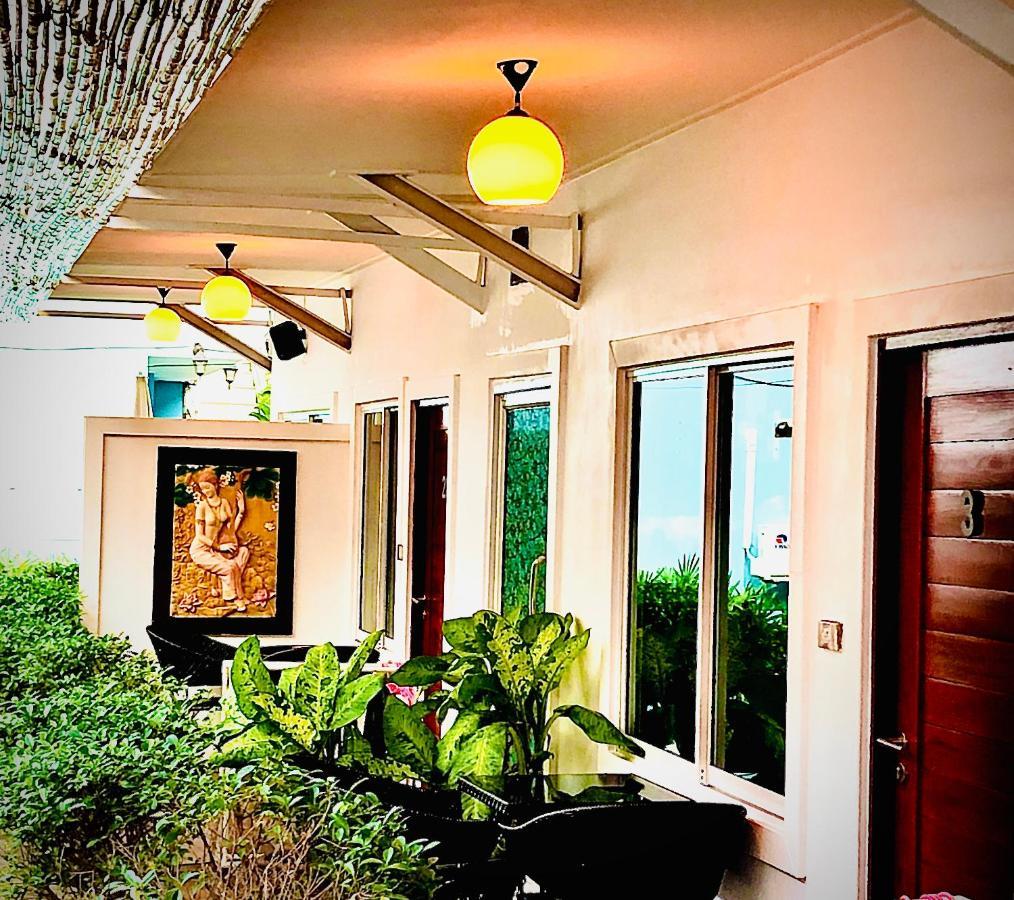 Koh Larn White House Hotel Kültér fotó