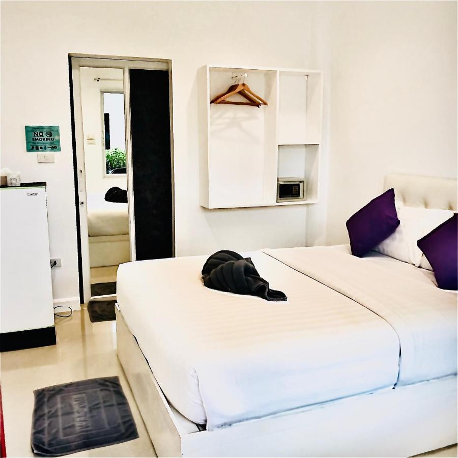 Koh Larn White House Hotel Kültér fotó