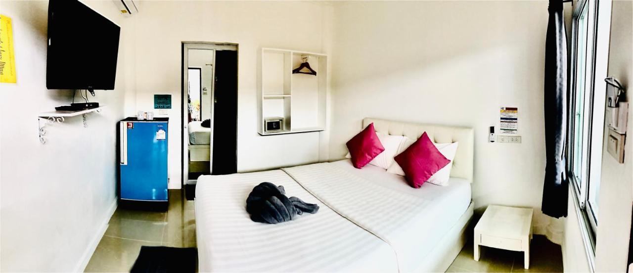 Koh Larn White House Hotel Kültér fotó