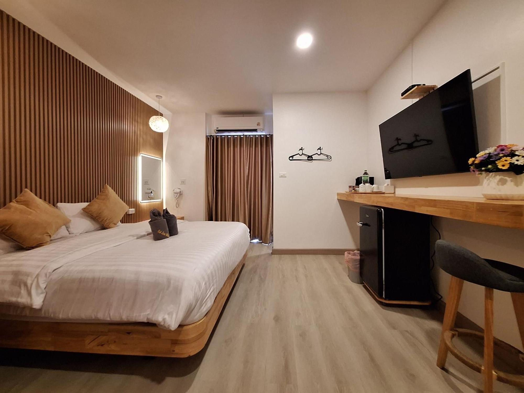 Koh Larn White House Hotel Kültér fotó